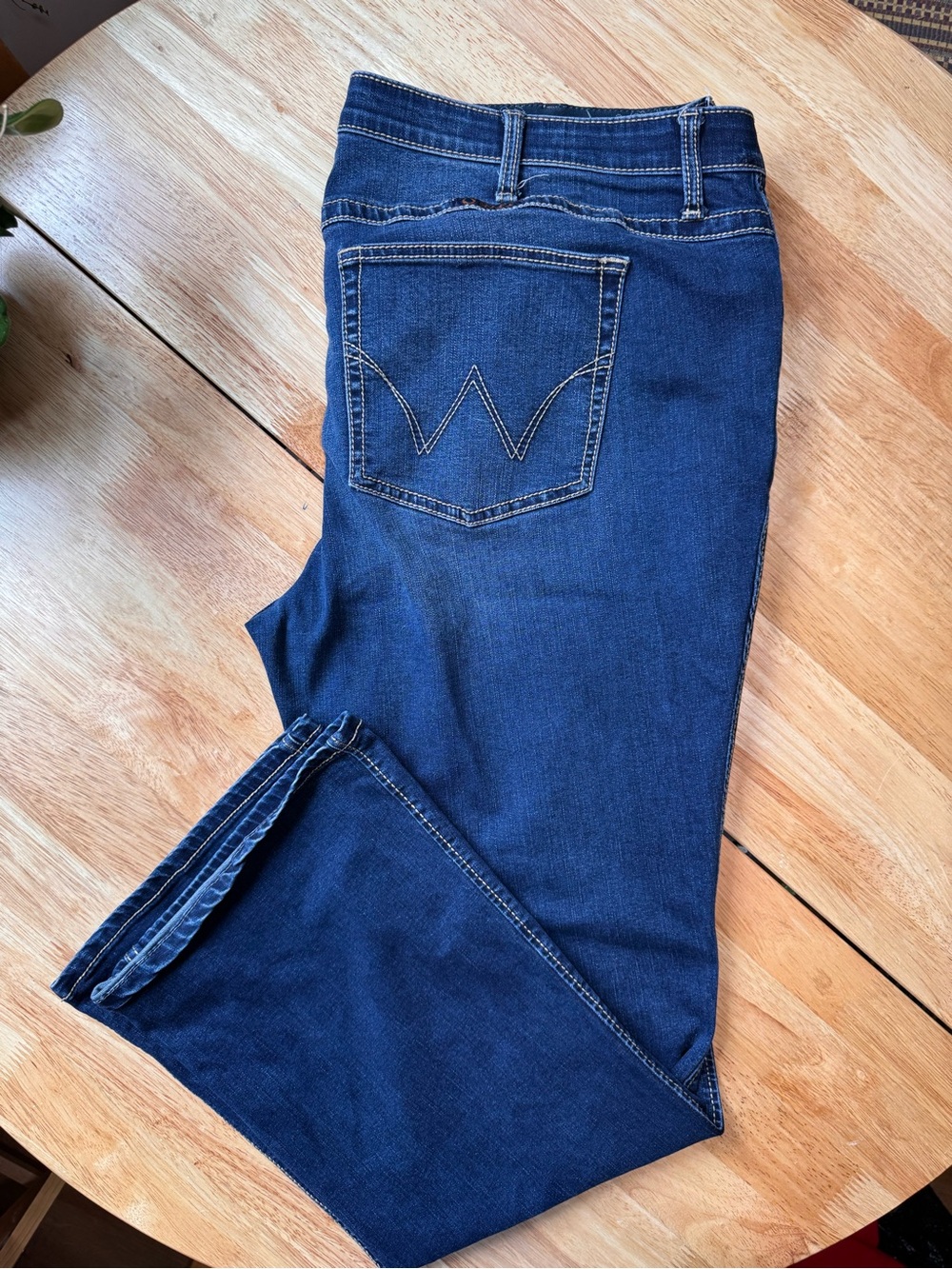 Wrangler Women's Straight Leg Jeans in Dark Blue with Contrast Stitching Q-Baby